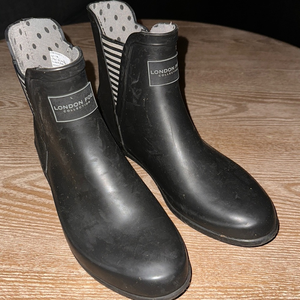 Women’s Black London Fog Rain Boots Size 9